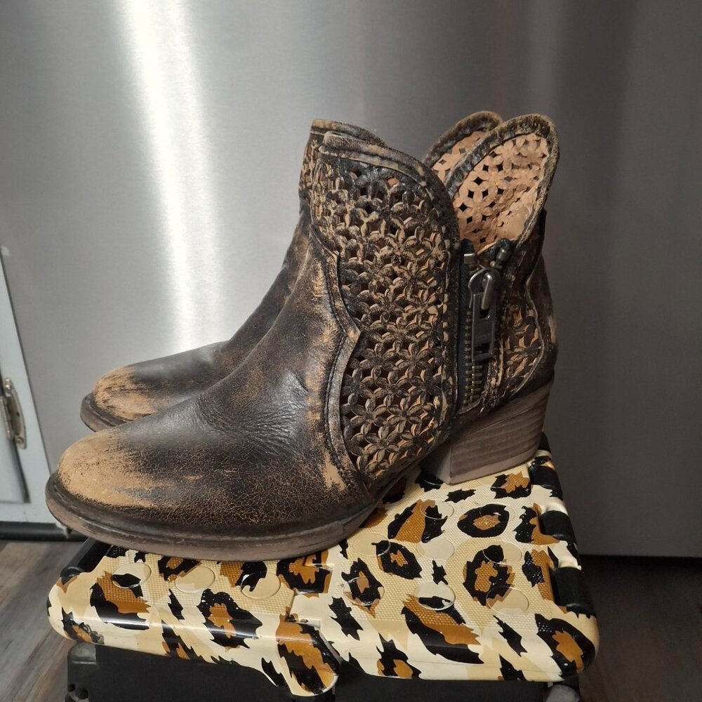 Corral Circle G Women's Copper Cut Out Cowboy Ankle Boots Size 7.5 - Picture 5 of 8